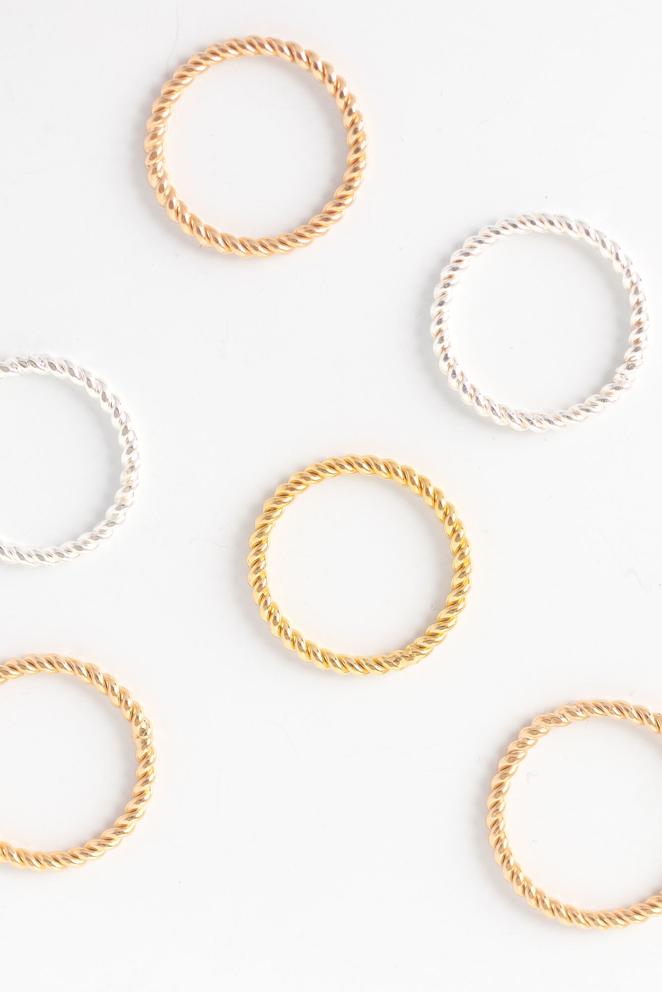 Minimal Rings Twisted Wire – Monir