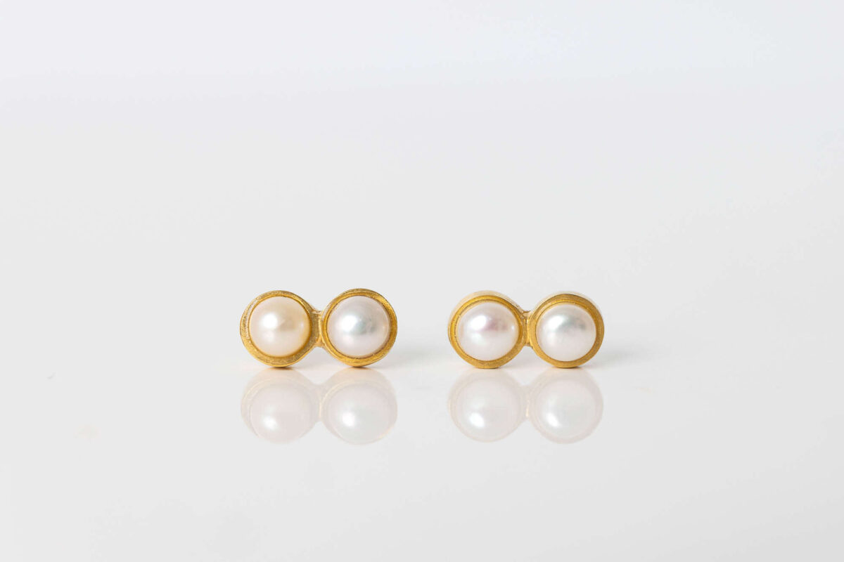 Pearls Double Earstuds Gold (1)