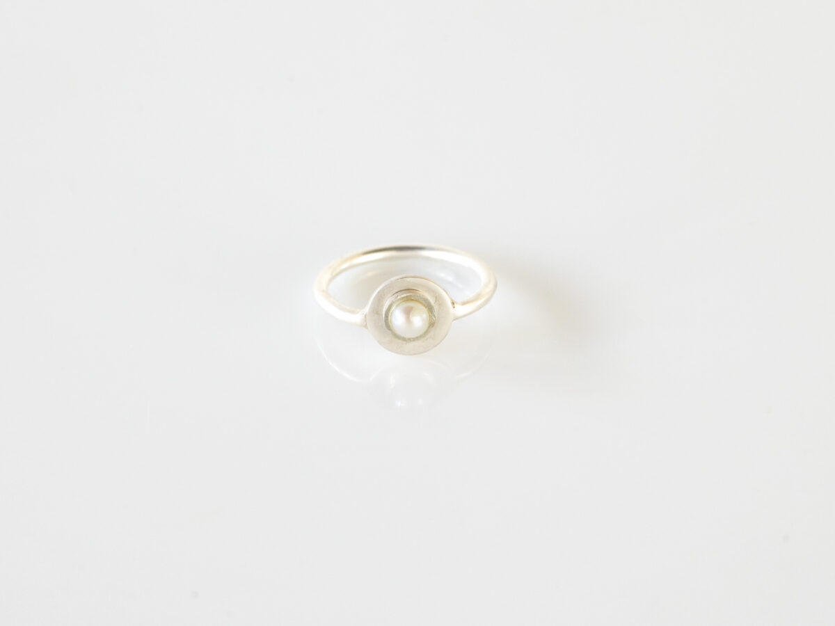 Plate & Pearl Ring - Image 8